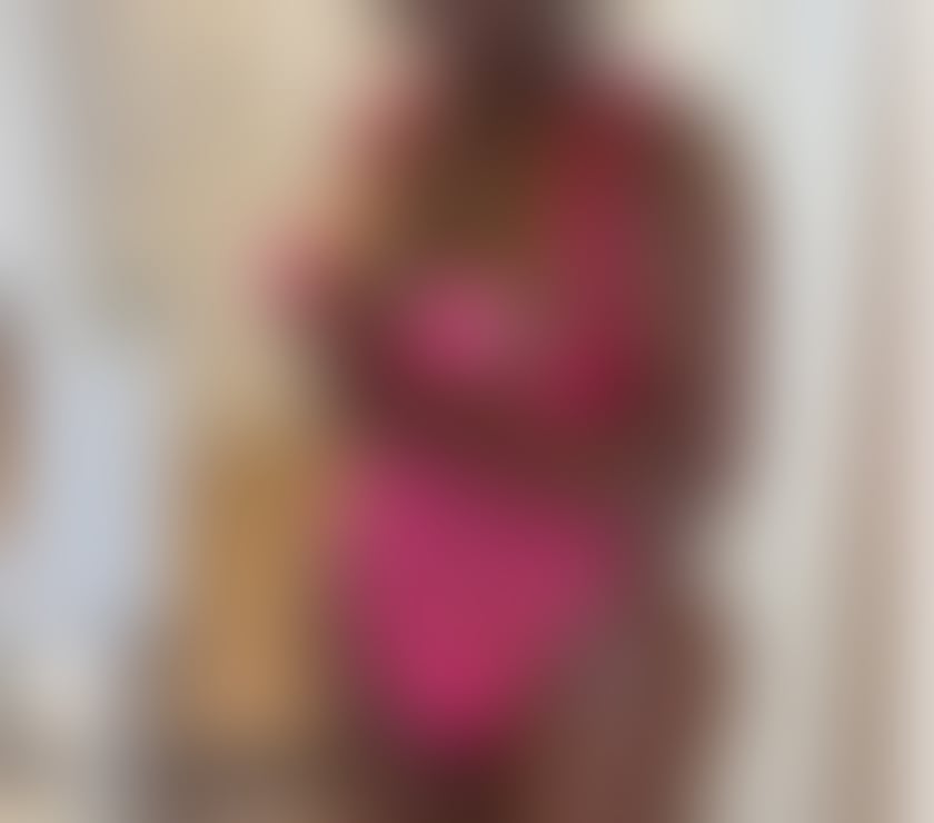 Escorts East London Walthamstow Central Station - East London - Photos for Curvy busty African Queen