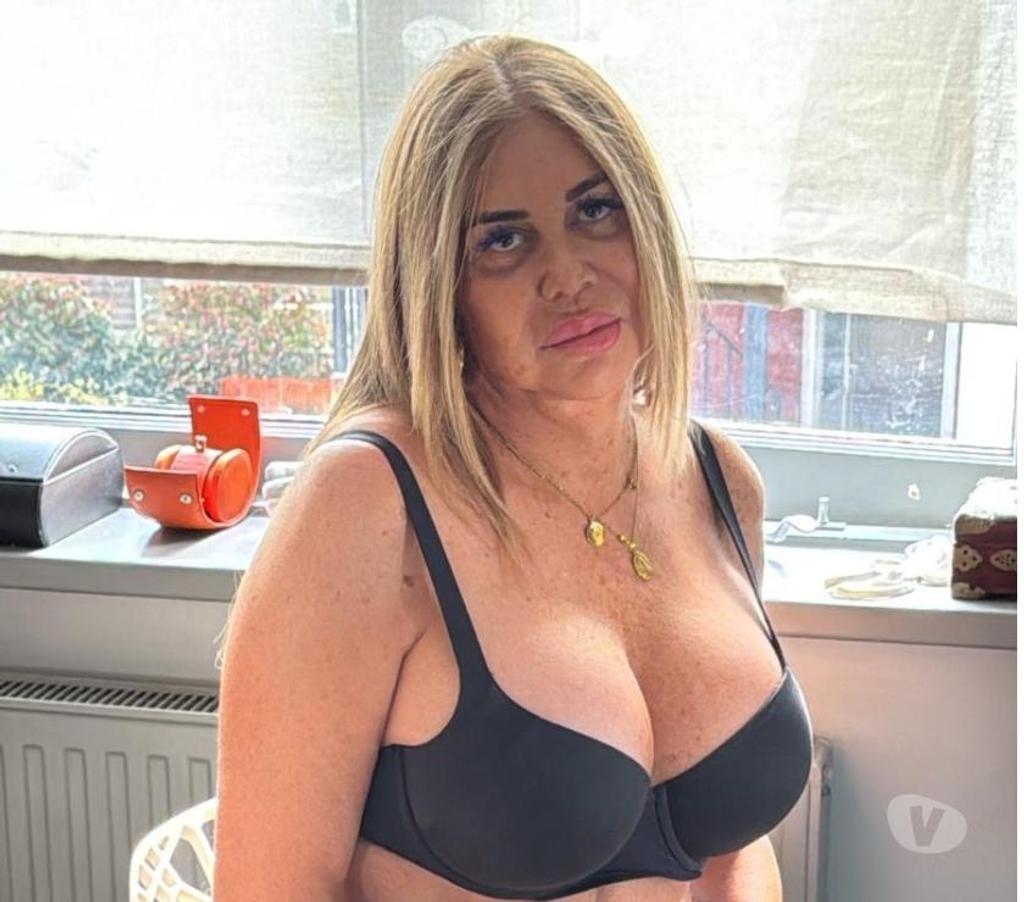 Escorts North London Winchmore Hill - North London - Photos for Insatiable Latin milf