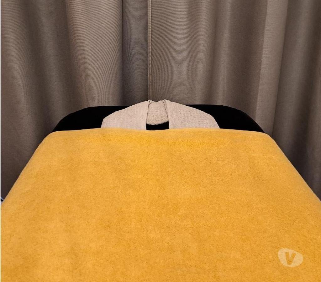 Full body massage West Midlands Birmingham - Photos for Male Therapist for a Relaxing Holistic Full Body Massage