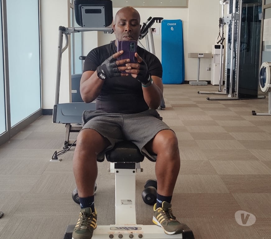  Gay massage Leicestershire Leicester - Photos for Leroy. Muscular Build. J21 M1