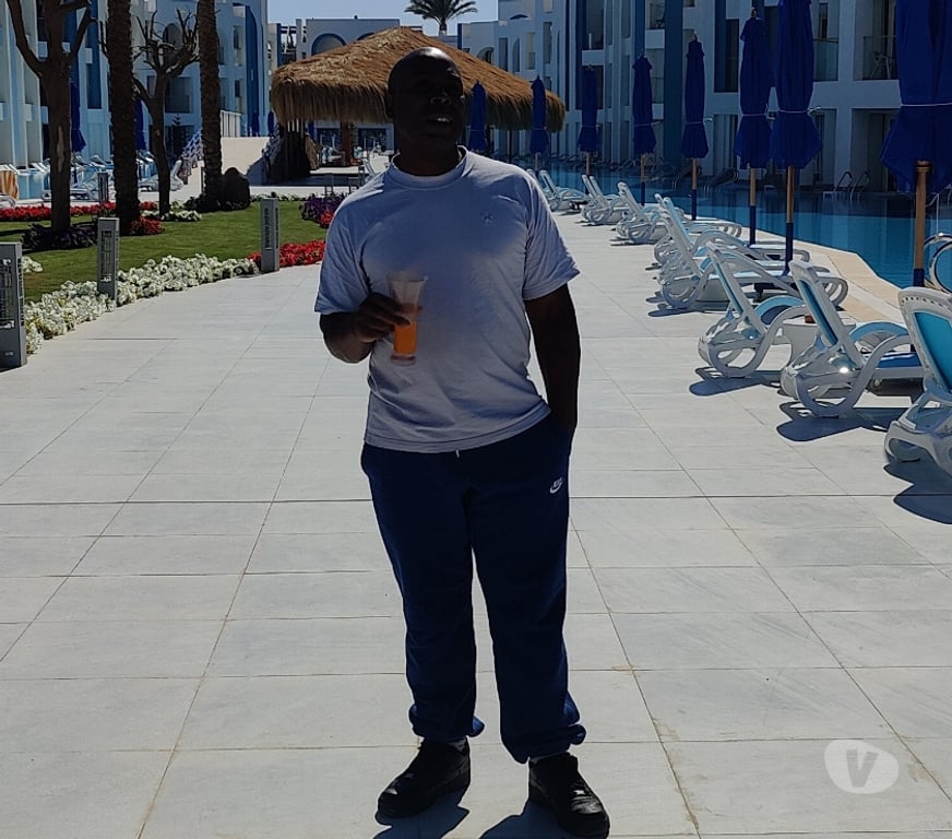  Gay massage Leicestershire Leicester - Photos for Leroy. Muscular Build. J21 M1