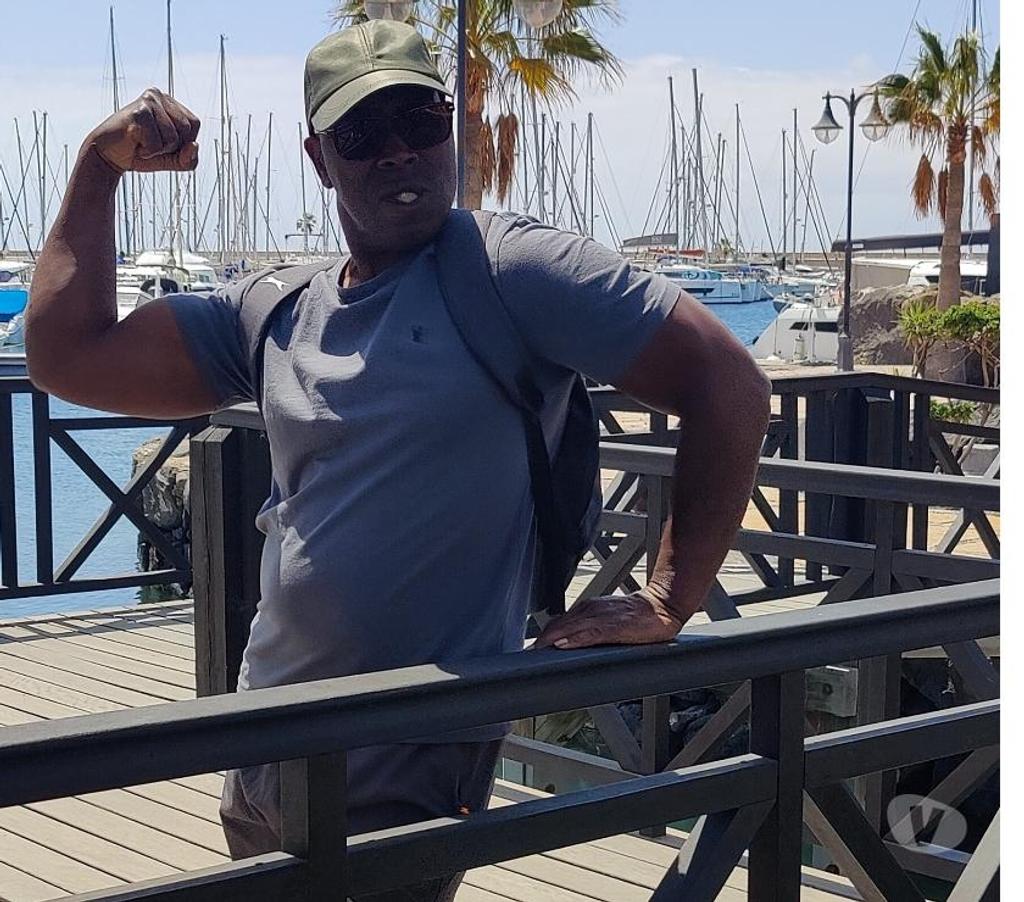  Gay massage Leicestershire Leicester - Photos for Leroy. Athletic, Muscular Build. J21 M1