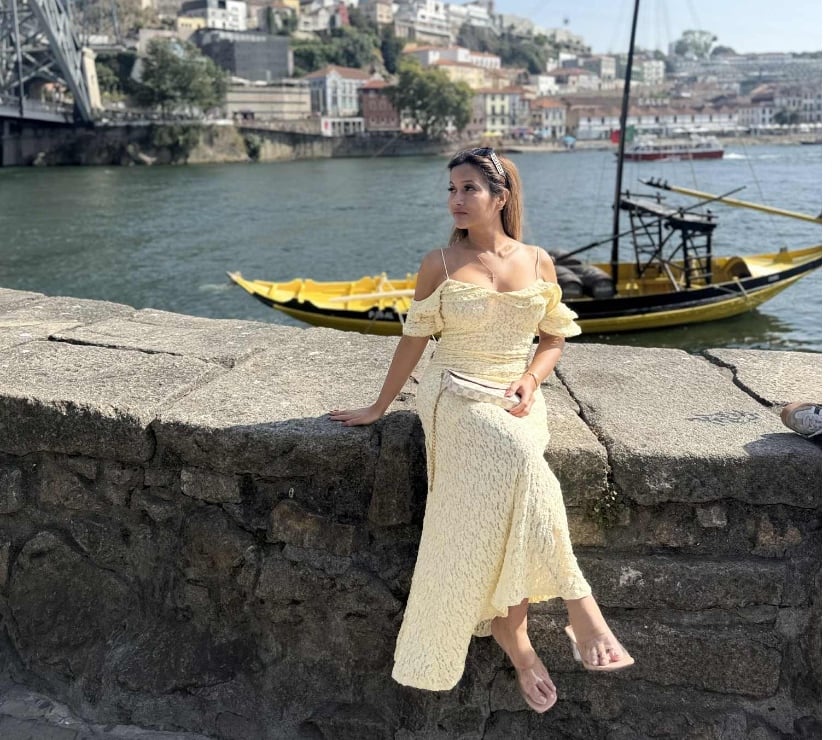 Escorts and Massages Western Docks Southampton - Photos for Asian-Colombian busty woman currently in Southampton