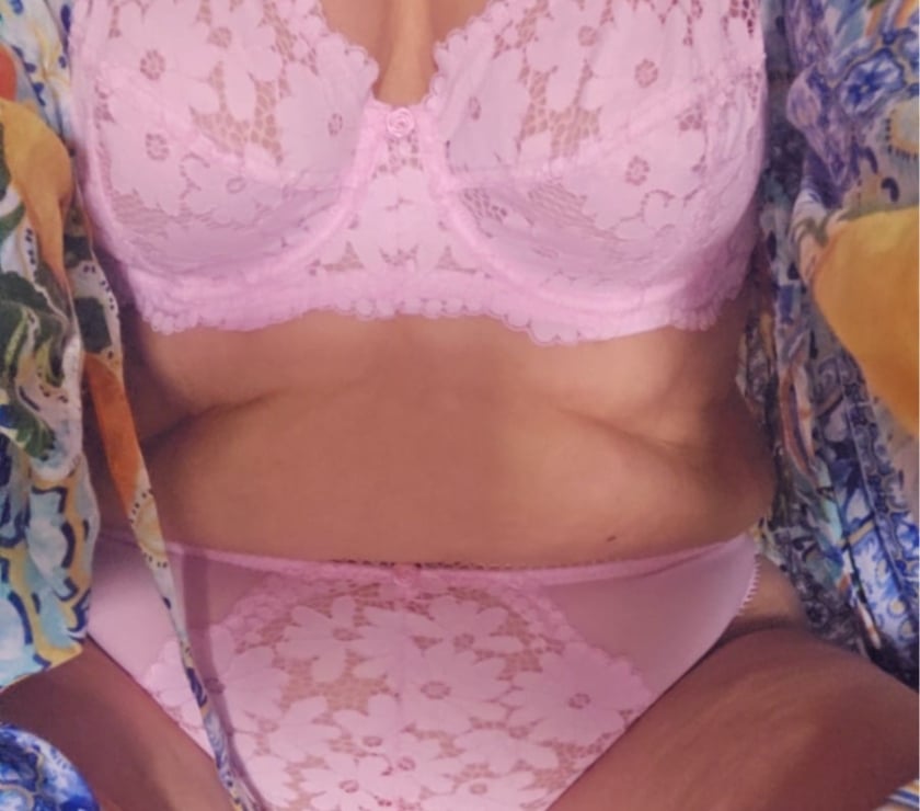  Escorts Arnold Gedling - Photos for Luxury Massage by Polish Sabrina