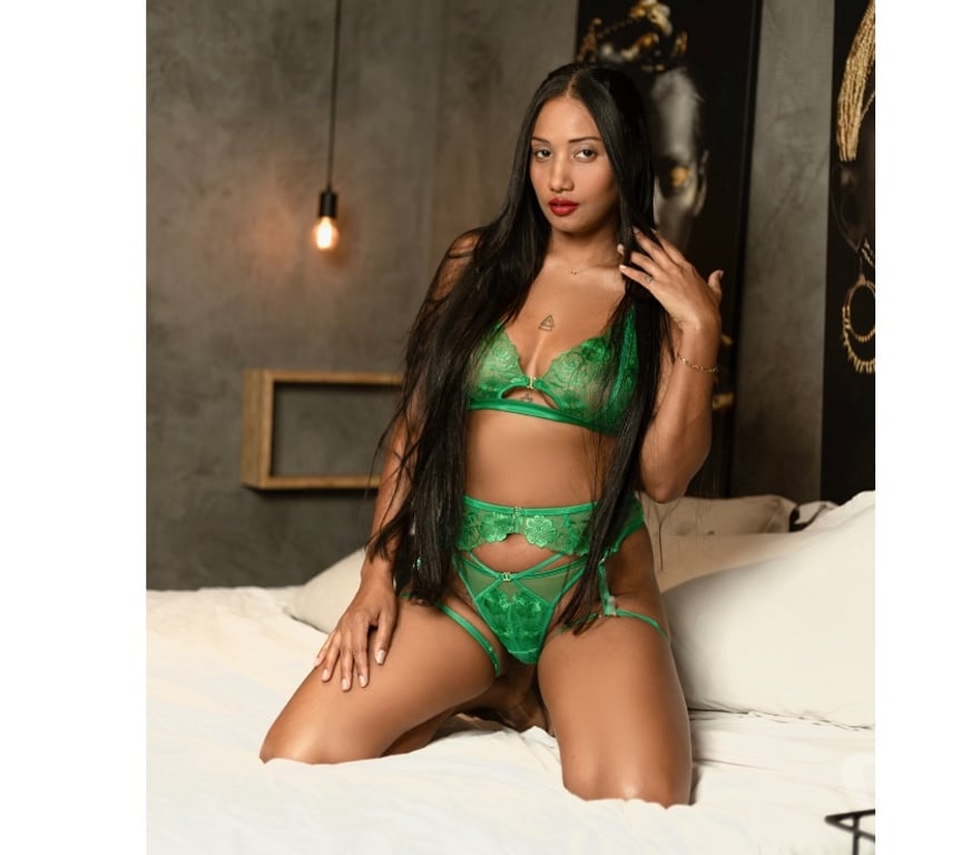 Escorts Edinburgh Holyrood Park - Edinburgh - Photos for π§ββοΈπ Luna BRAZILIAN PARTY GIRL π§π·