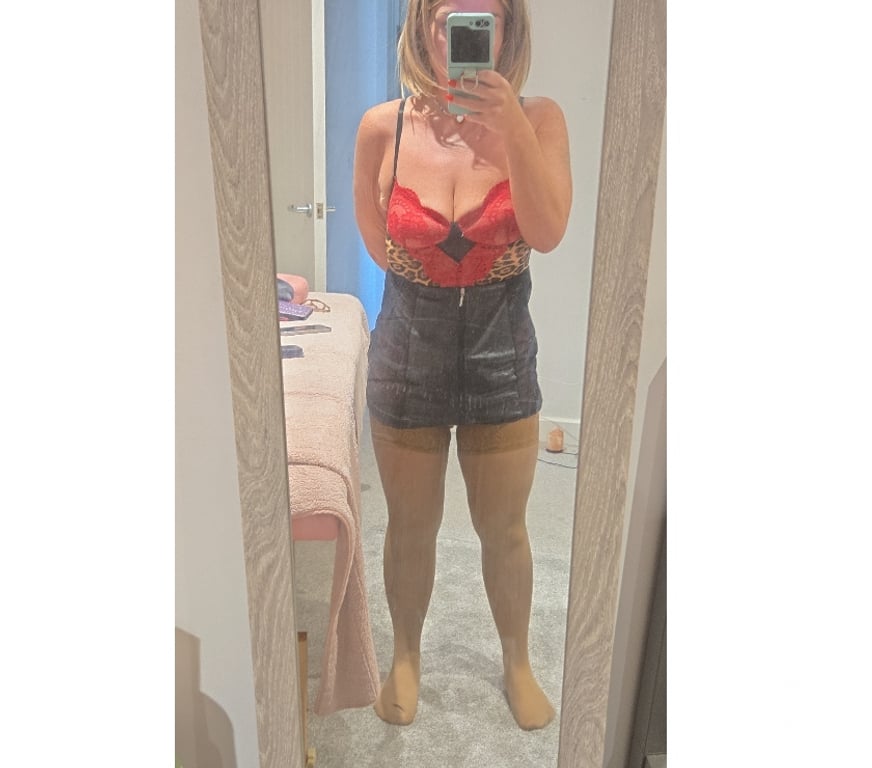 Adult Entertainment Halton Widnes - Halton - Photos for Bee hairy ENGLISH milf £15 deal WhatsApp 07542899163
