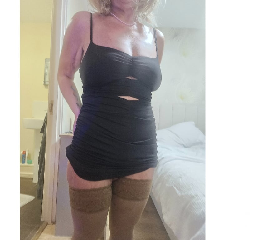 Adult Entertainment Glasgow Barrhead - Glasgow - Photos for Bee hairy ENGLISH milf £10 deal video call 07542899163