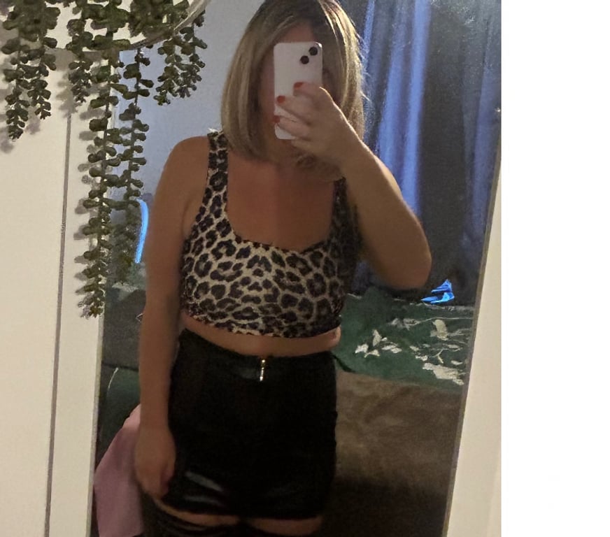 Adult Entertainment Cheshire West and Chester Chester - Cheshire West and Chester - Photos for Hairy amateur ENGLISH blonde milf £10 late 30's