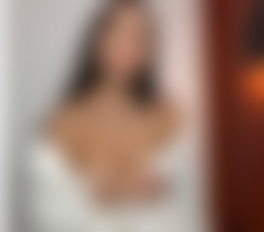 Escorts Windsor and Maidenhead Bray - Windsor and Maidenhead - Photos for Discreet & Elegant 🌸 London’s Finest Companion 💫
