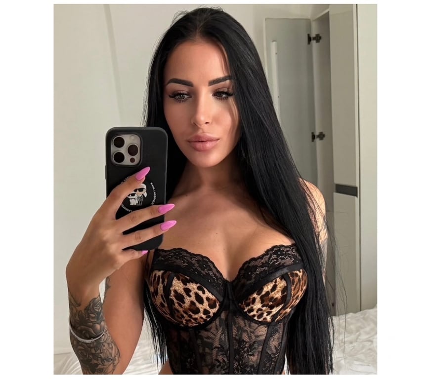 Escorts Slough Slough Town Centre - Slough - Photos for Discreet & Elegant 🌸 London’s Finest Companion 💫