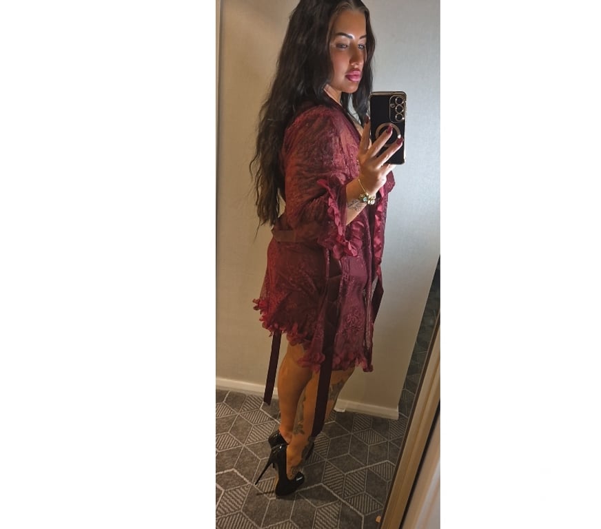 Escorts North Yorkshire Hornbeam Park - North Yorkshire - Photos for Curvy kinky Yorkshire girl