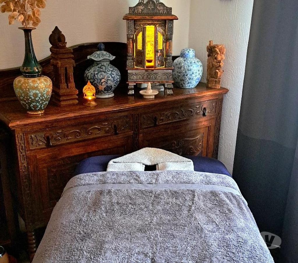 Full body massage West Midlands Birmingham - Photos for Male Therapist for a Relaxing Holistic Full Body Massage