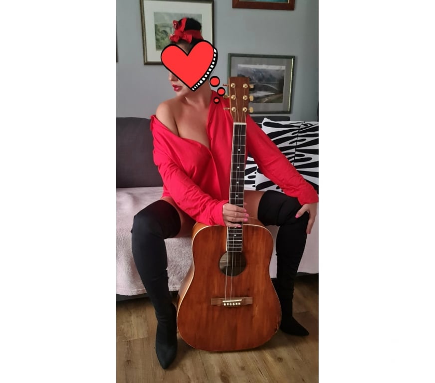Escorts Glasgow Glasgow City Centre - Glasgow - Photos for Duo Maja and Isabella