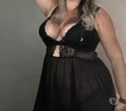 Skewen - Neath Port Talbot - Wales — Curvy and busty