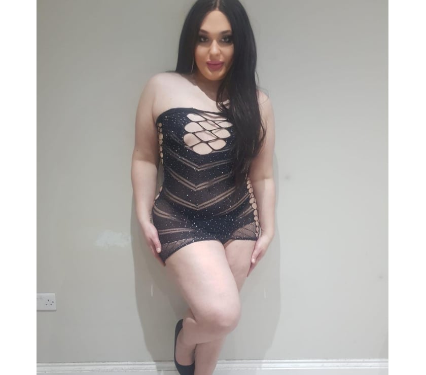 Trans Escorts Finsbury Park North London - Photos for Transgender Laura BIG NATURAL BUBBLE BUTT SEXY CURVES