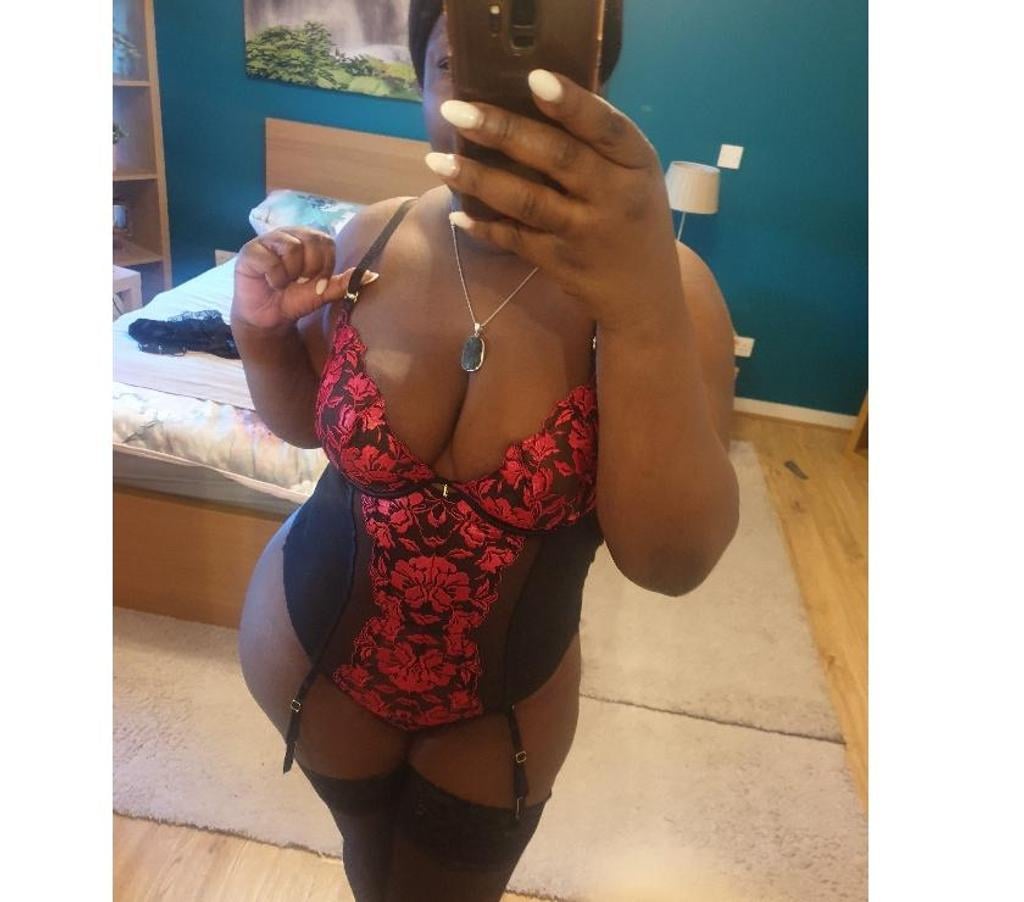 Escorts Belfast Belfast City Centre (South) - Belfast - Photos for Sexy Voluptuous British Ebony Awaits You in Belfast City