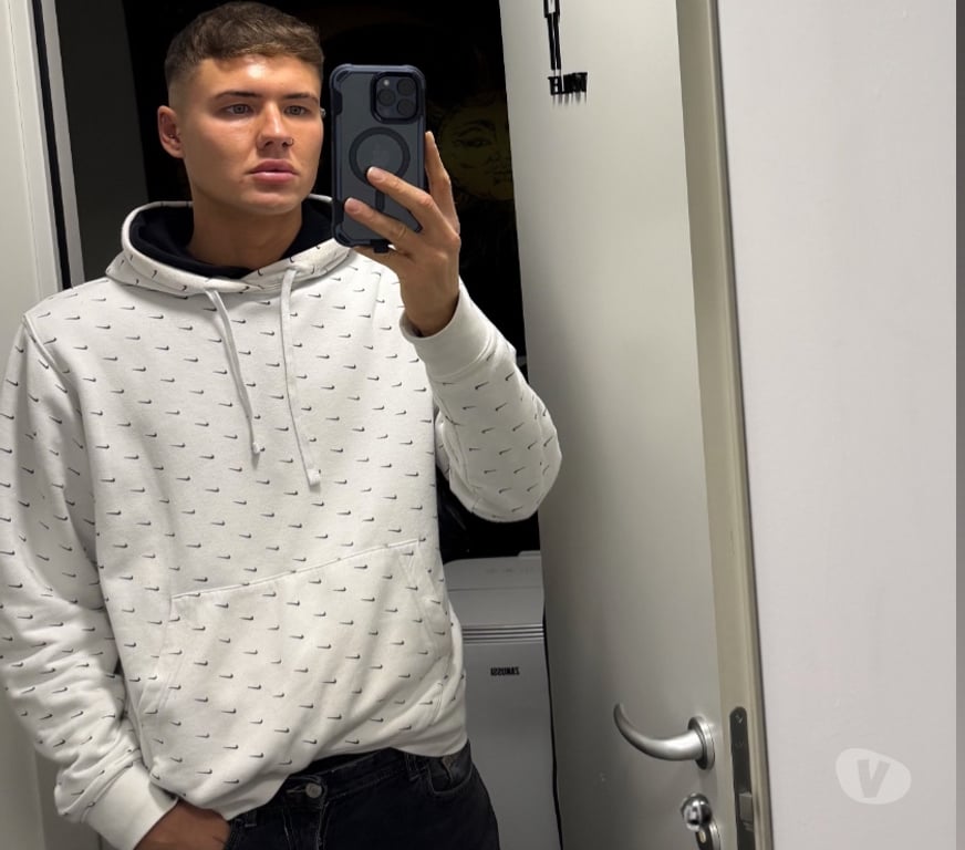  Gay massage West Sussex Crawley - Photos for Gay escort West Sussex