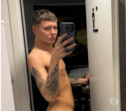 Gay escorts Lowfield Heath Crawley - Photos for 23yo Slim Athletic Bottom • Well-Equipped • West Sussex