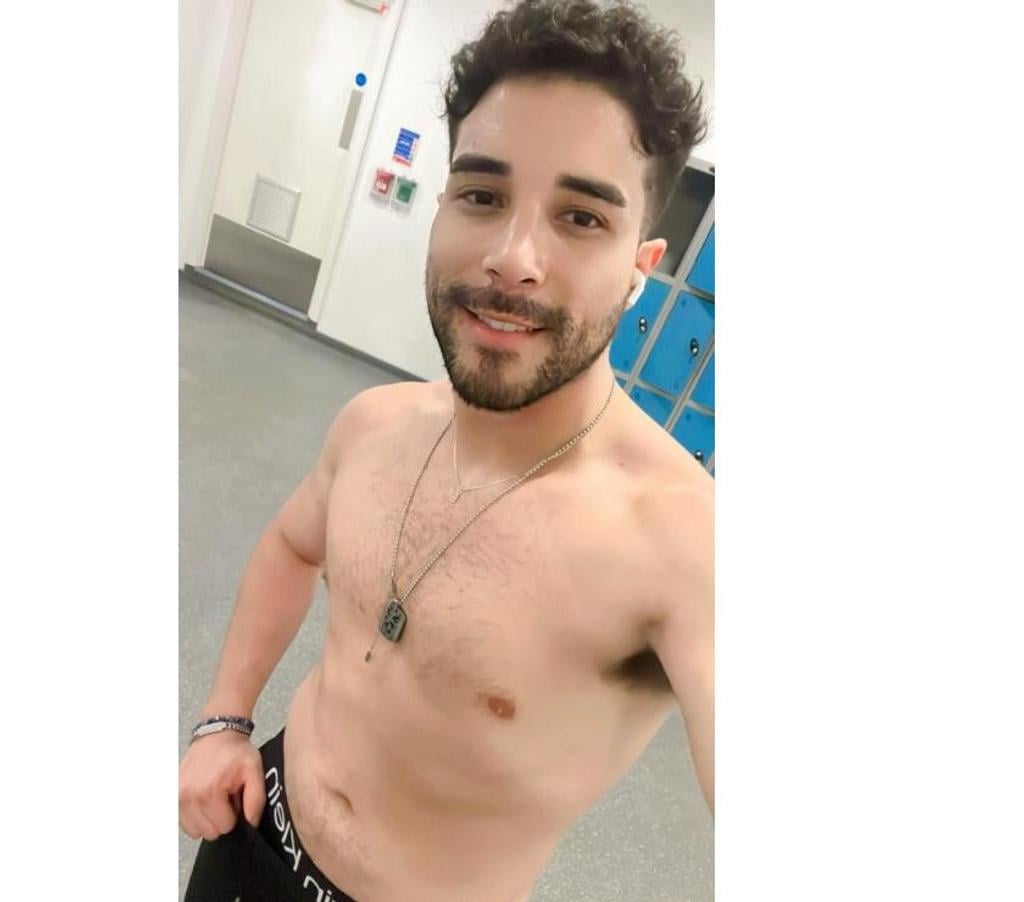  Gay massage West London Shepherd`s Bush Station - West London - Photos for GIORGIOs Masseur Back November 28th +447564230898