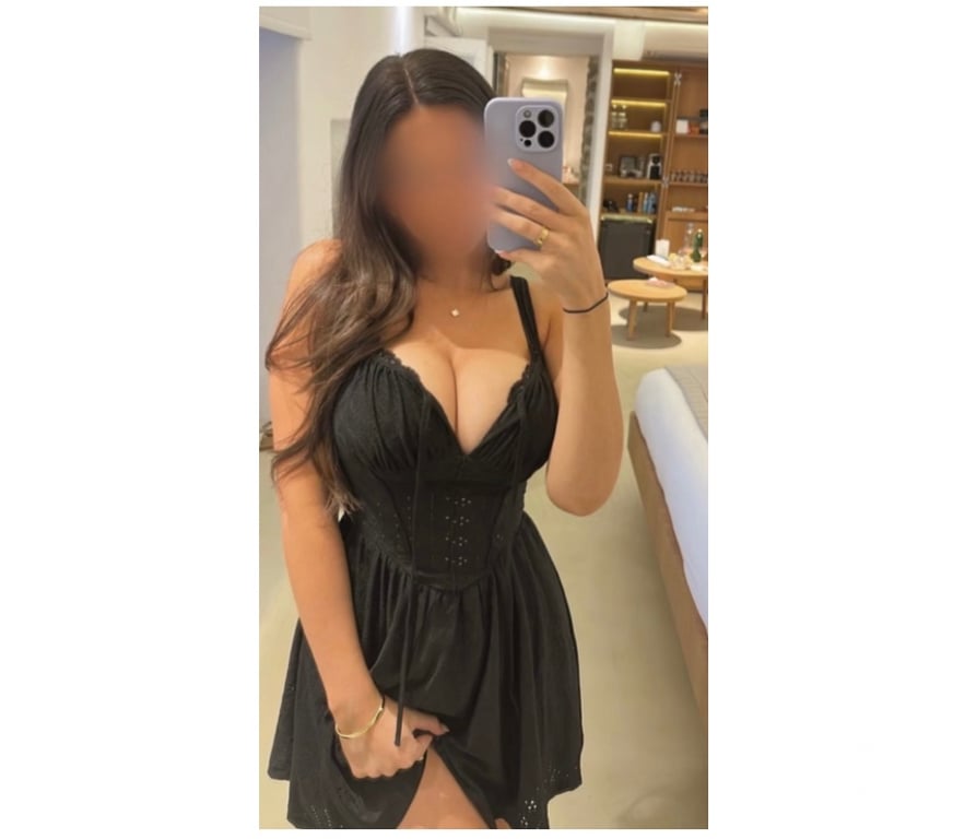 Escorts West Yorkshire Leeds - Photos for English Abbie brunette companion
