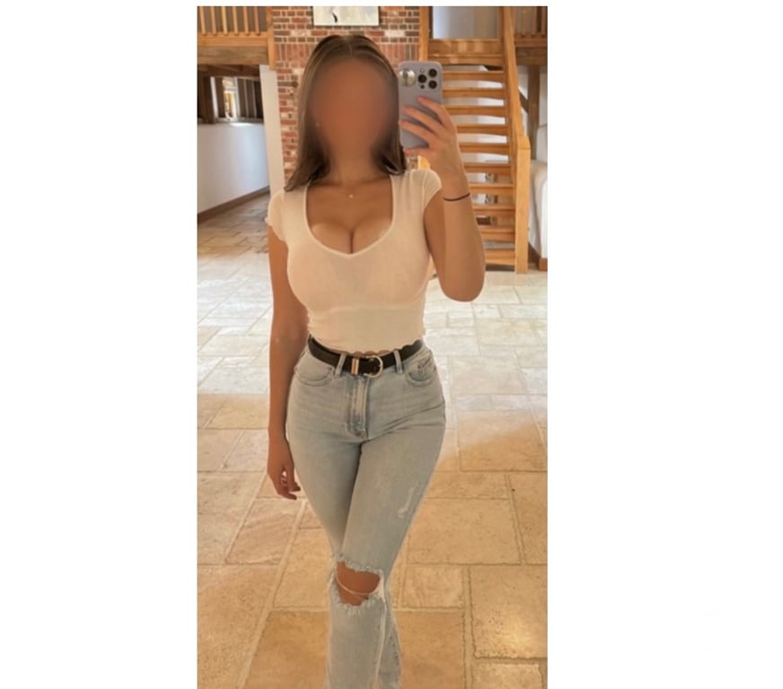 Escorts West Yorkshire Leeds - Photos for English Abbie brunette companion