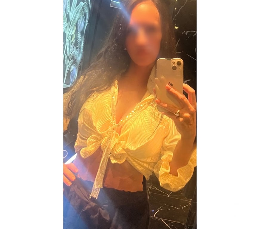 Escorts Essex Basildon - Photos for Busty & Petite MILF