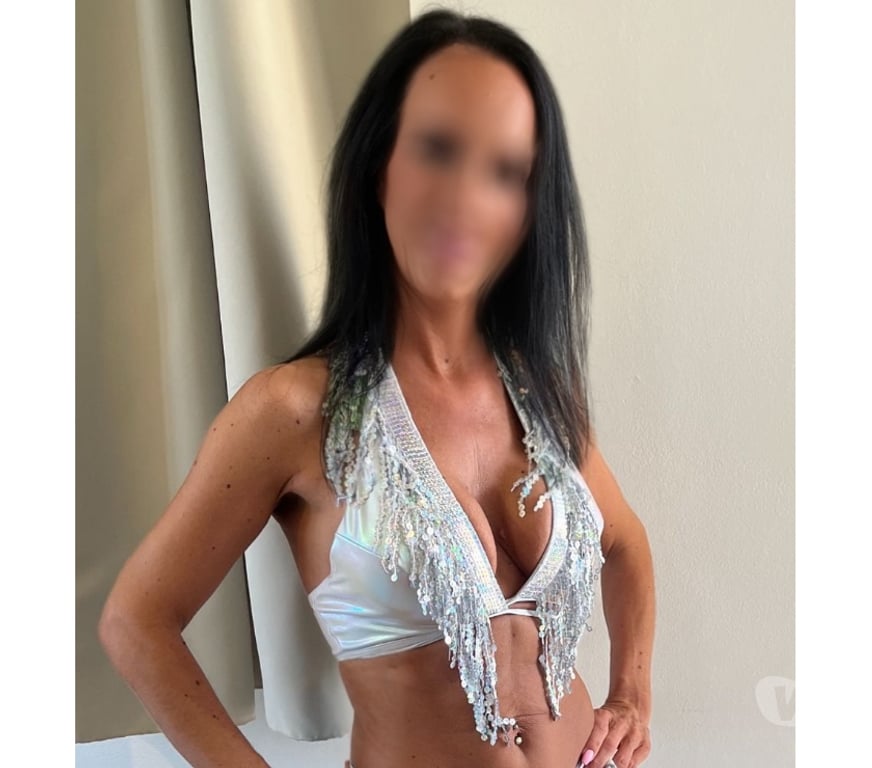 Escorts Essex Basildon - Photos for Busty, Petite & Mischievous