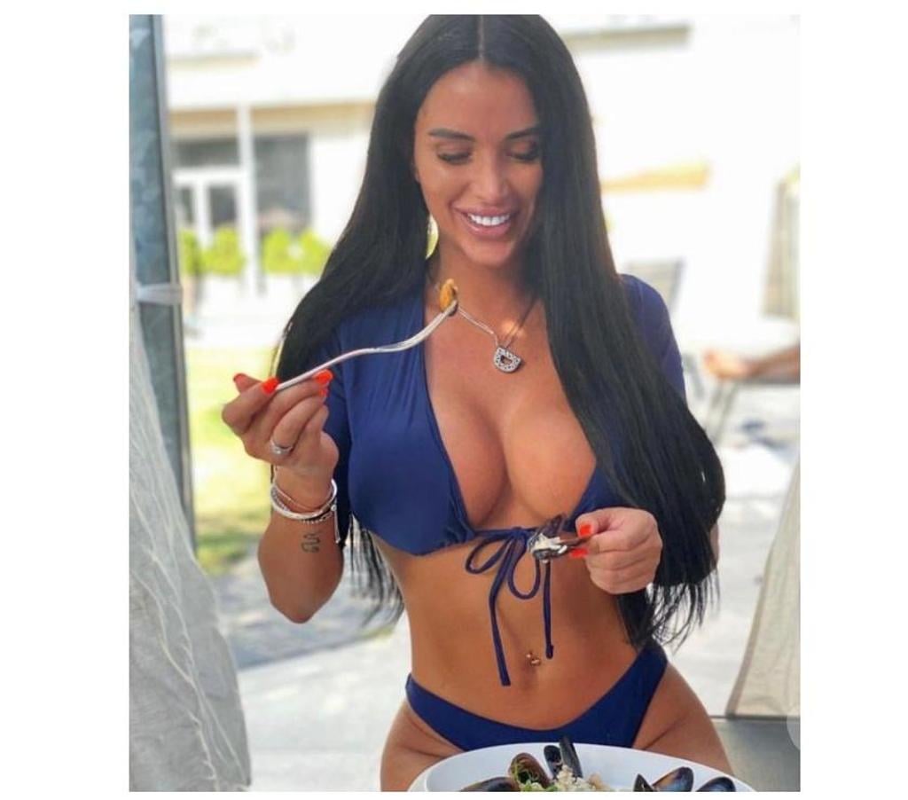 Escorts Central London Sloane Square Station - Central London - Photos for *Paola * Sexy* Pettite * Party 🎉 Very attractive!