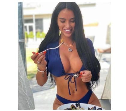 Escort Sloane Square Station Central London - Photos for *Paola * Sexy* Pettite * Party 🎉 Very attractive!