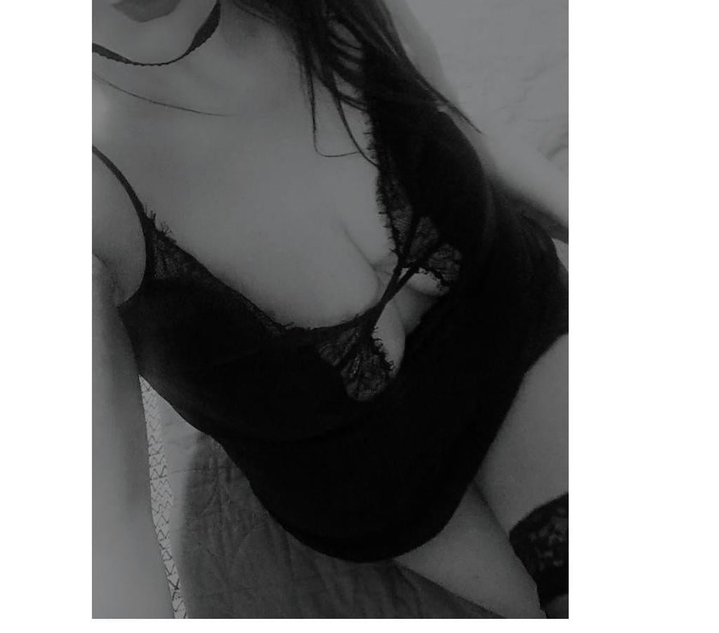 Escorts West Midlands Sandwell - Photos for Busty layla lee English genuine