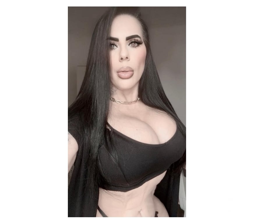 Escorts South West London Streatham - South West London - Photos for 👑 A Soft Escape with a Curvaceous Soul 💎