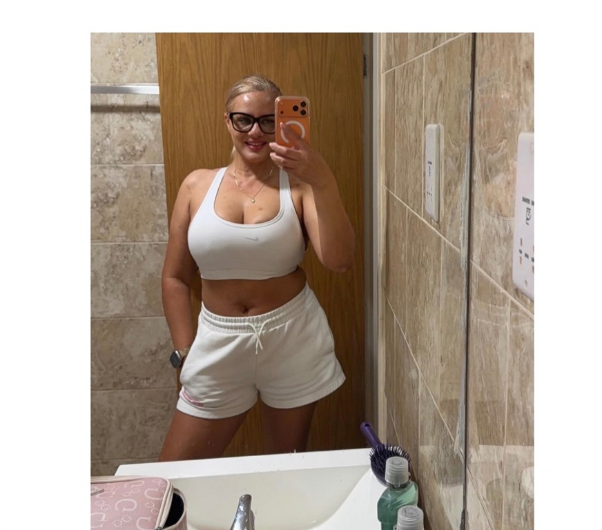 Escorts Hertfordshire North Hertfordshire - Photos for Sexy Milf Suzy New Girl In The Town