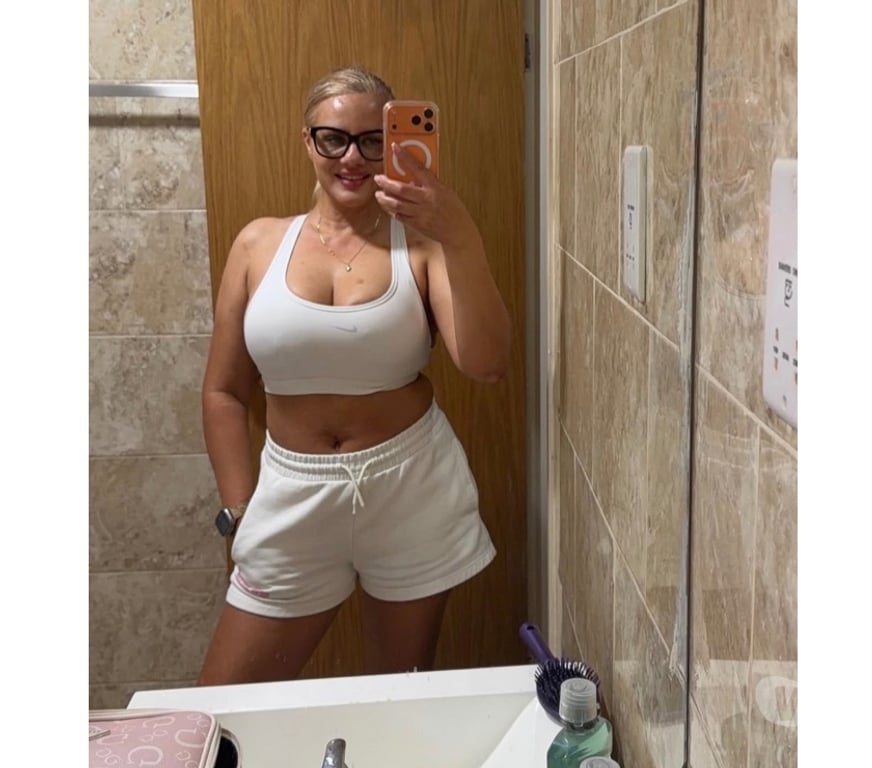 Escorts Hertfordshire North Hertfordshire - Photos for Sexy Milf Suzy New Girl In The Townw