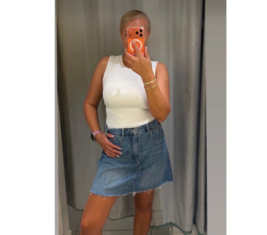Escorts Hertfordshire North Hertfordshire - Photos for Sexy Milf Suzy New Girl In The Townw