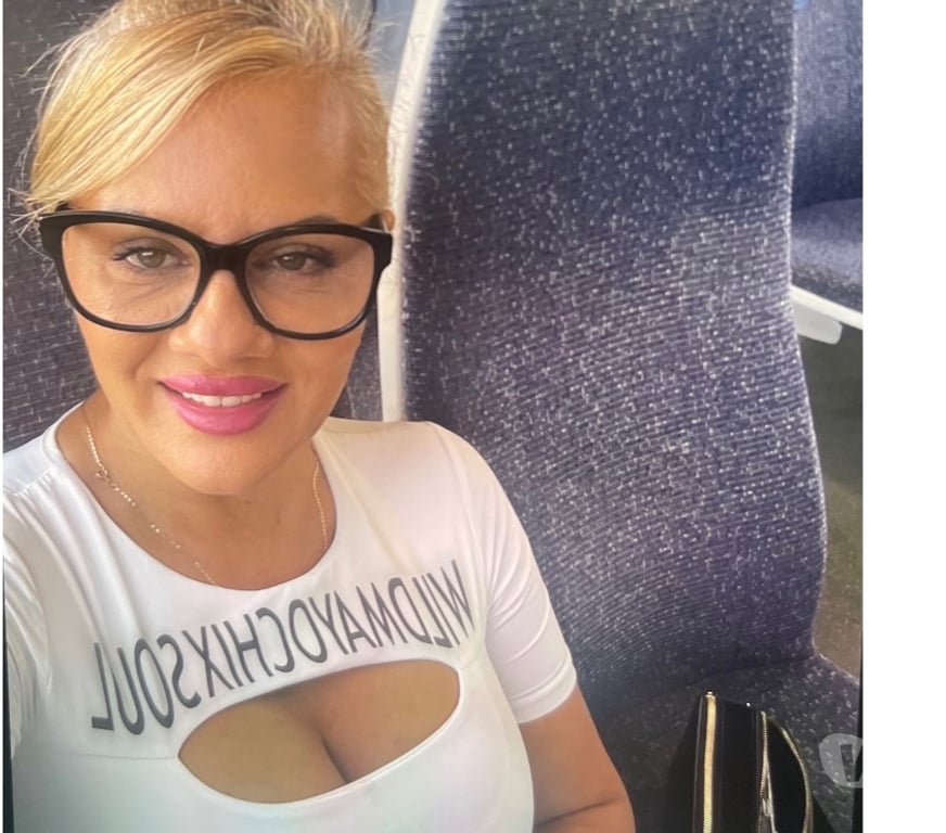 Escorts Hertfordshire North Hertfordshire - Photos for Sexy Milf Suzy New Girl In The Townw