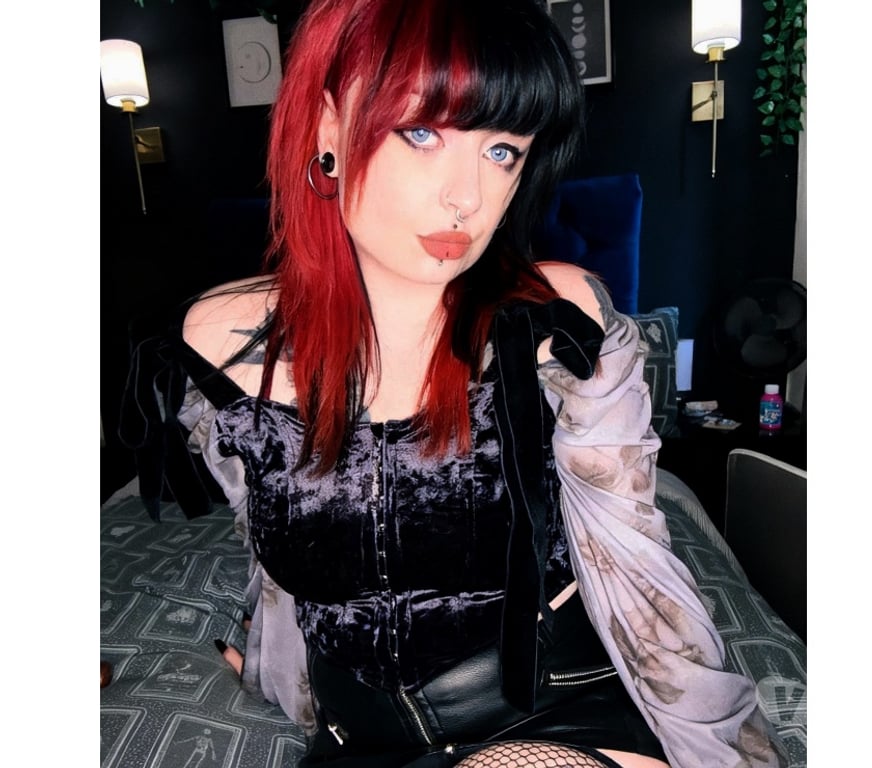 Adult Entertainment West Midlands Coventry - Photos for 💦💦 Queen 🖤BRITISH Redhead Goth🖤 07849682033