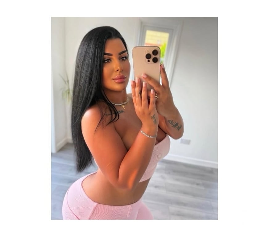 Escorts South West London Gloucester Road - South West London - Photos for Captivating London Escort 💎 Exclusive Outcalls Only 🏨