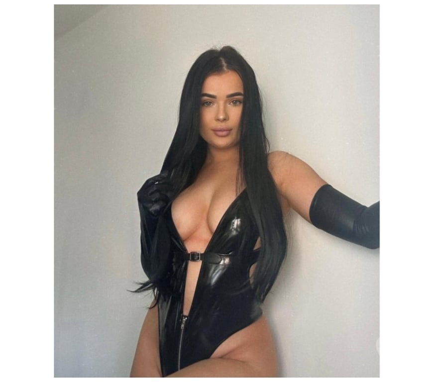 Escorts South West London Gloucester Road - South West London - Photos for Captivating London Escort 💎 Exclusive Outcalls Only 🏨