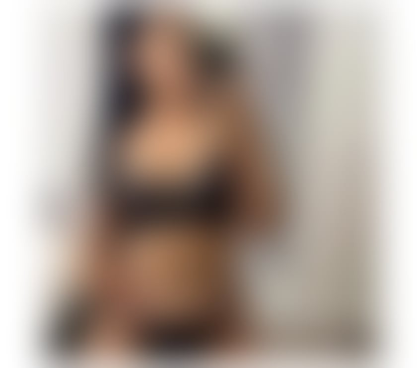 Photos for Hot 👅call me 🤙 available for outcall💋party girl🥂