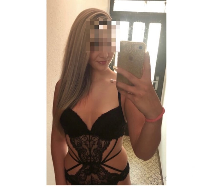Escorts West Yorkshire Kirklees - Photos for Victoria new girl