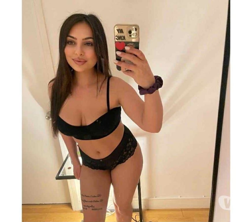 Escorts West London Hounslow - Photos for 😘curvy body❣️full party❤️