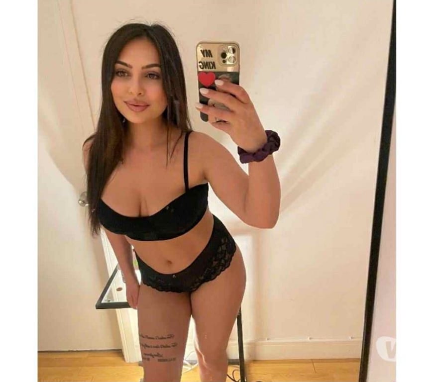 Escorts West London Hounslow - Photos for 😘curvy body❣️full party❤️