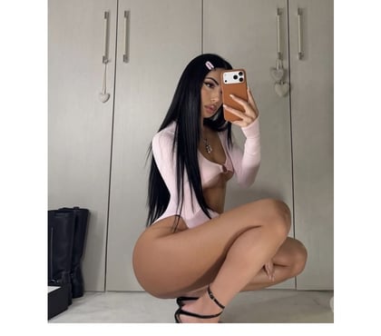 Photos for Erika classy party girl🥳🥳