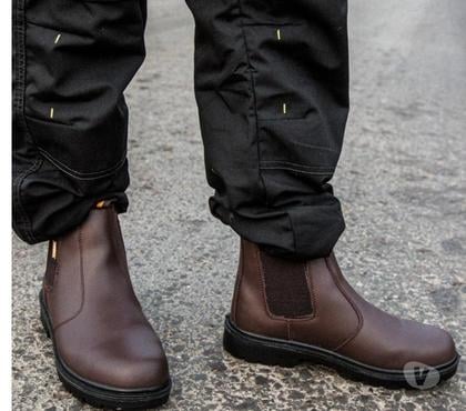 Gay Dating Bridgend Town Centre Bridgend - Wales - Photos for Any work men want to tread on me