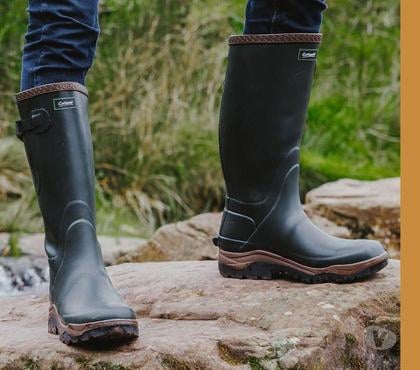 Gay Dating Bridgend Town Centre Bridgend - Wales - Photos for Any male farmers willing to tread on my fingers