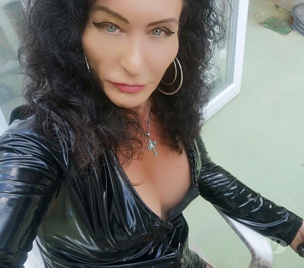 Trans Escorts Hampshire Portsmouth - Photos for Maturetsceline ,Busty mature ENGLISH Hung Trans