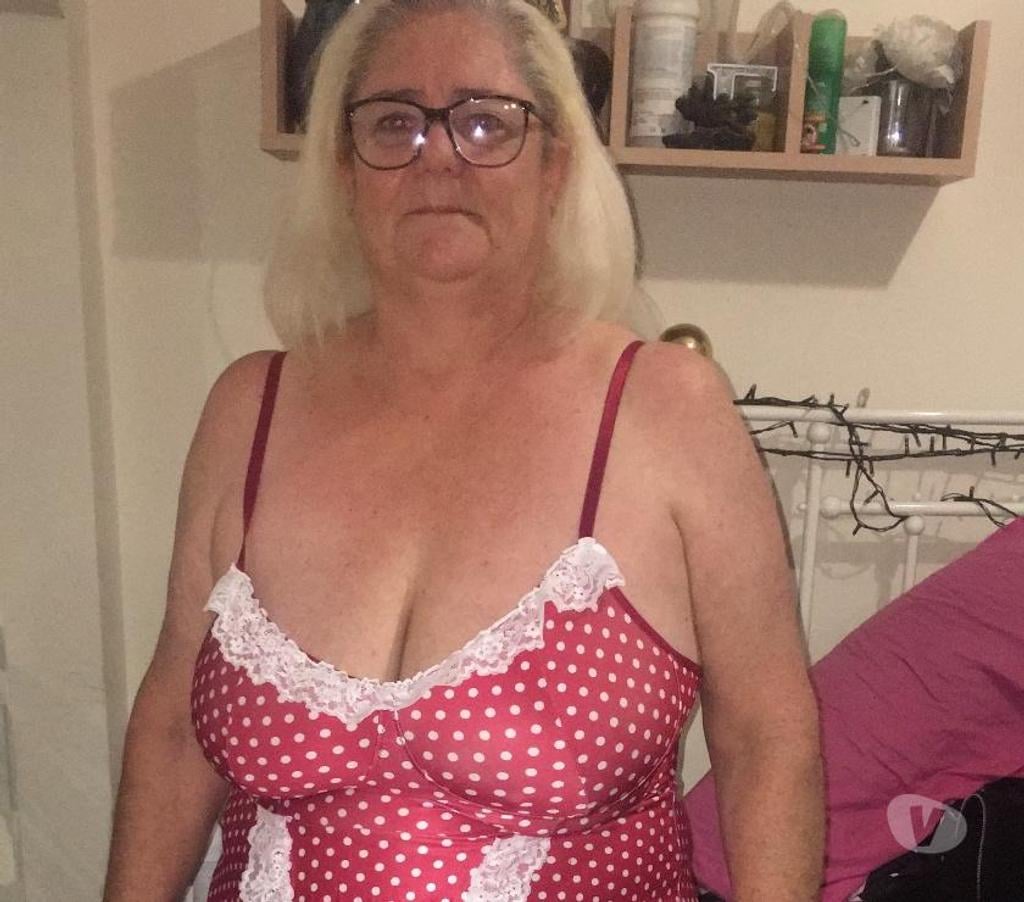 Adult Entertainment Slough Slough Town Centre - Slough - Photos for Busty milf with loads to offer