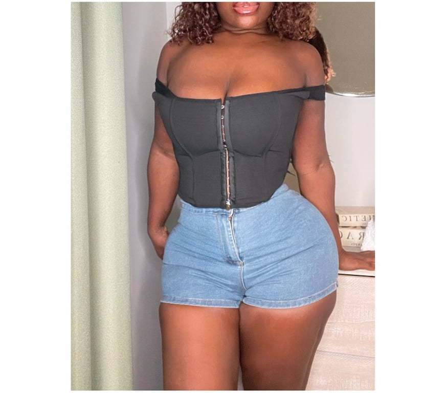 Escorts North West London Burnt Oak - North West London - Photos for Edgware - Curvy Ebony BRITISH Dominican Babe 100% REAL PICS
