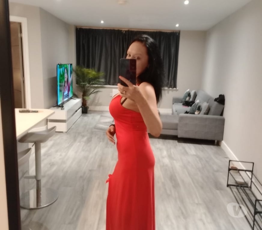 Escorts Bedfordshire Central Bedfordshire - Photos for NEW PETITE ENGLISH BRUNETTE