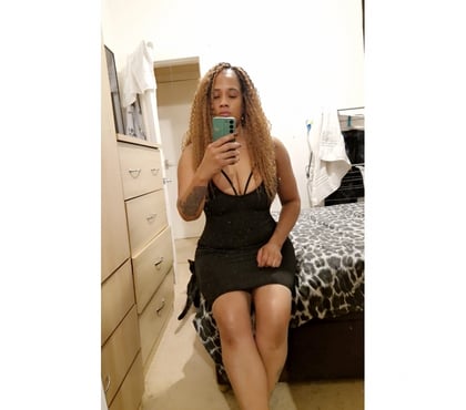 Escort Edinburgh Edinburgh - Photos for Anny Caribbean relaxing massage oíl and gel